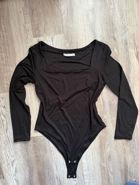 Reoria Black Long-Sleeve Bodysuit